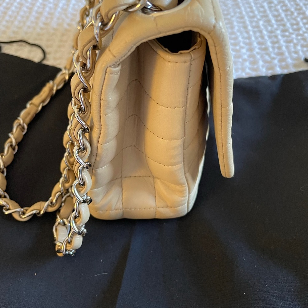 ❌❌SOLD❌❌CHANEL Beige Vintage Choco Bar Small Flap Bag Silver Full Set - Picture 4 of 16